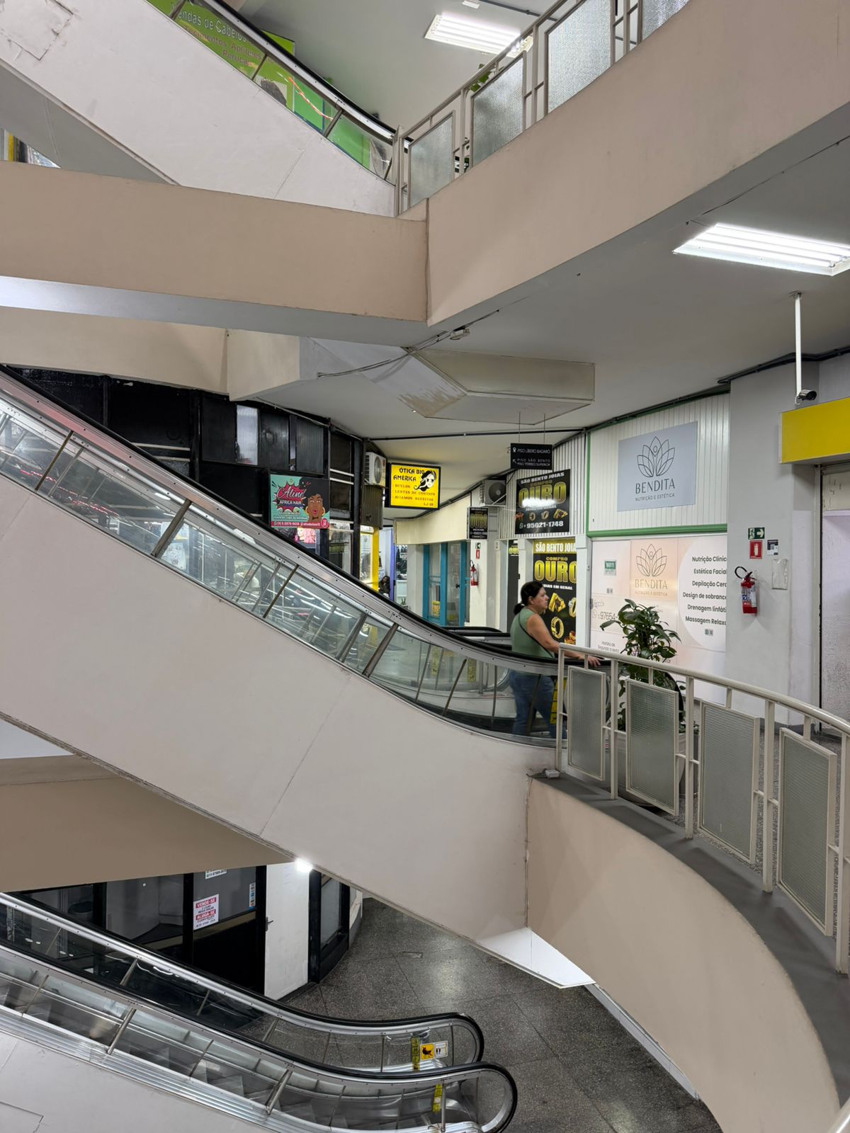 Escada rolante · 1º piso